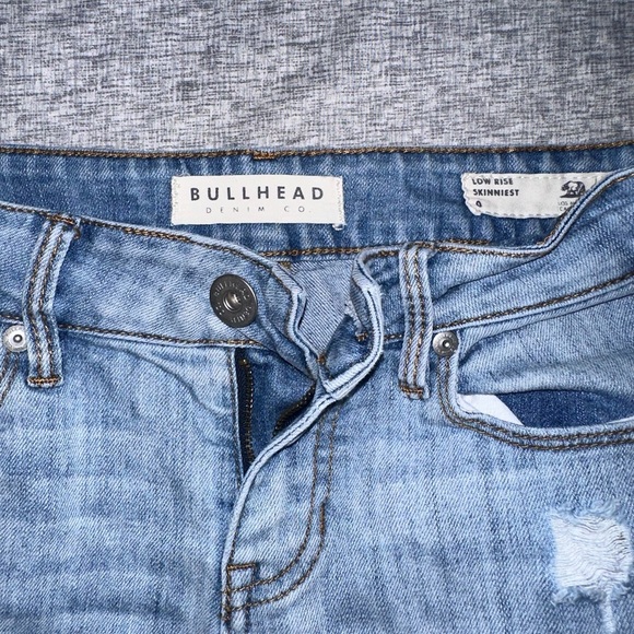 Bullhead Light Blue Distressed Jeans - Picture 3 of 3